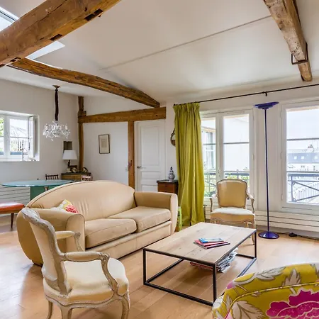 Apartment Veeve - Character In The Marais